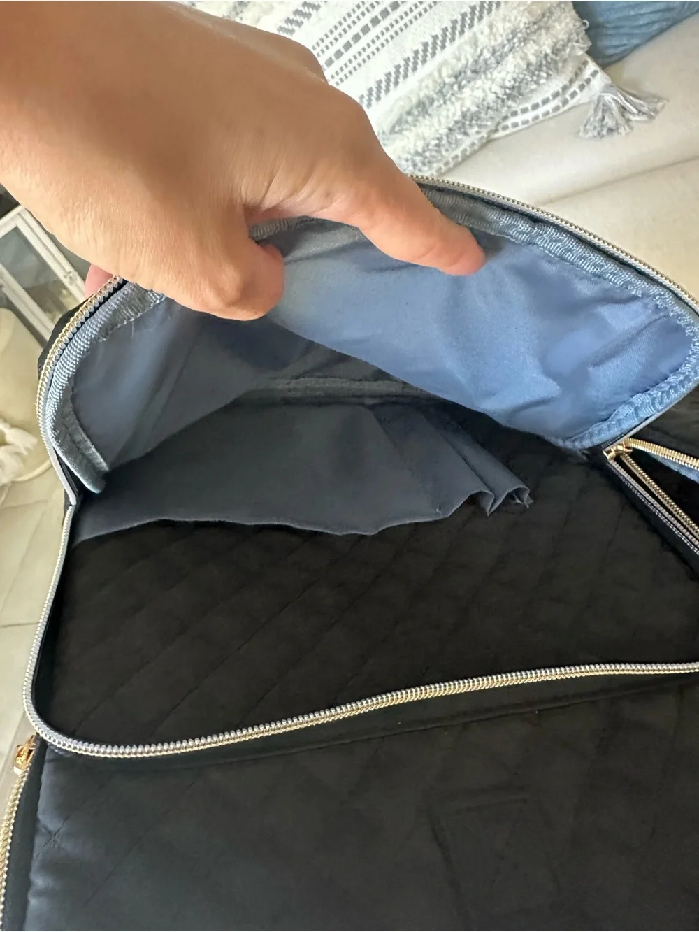 MOSISO Black Quilted Laptop Briefcase with Dual Front Pockets